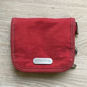 𝅺Baggallini Zippered Wallet
